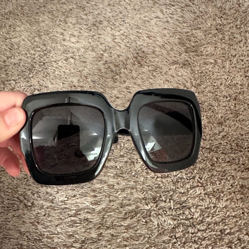 GUCCI sunglasses 👓